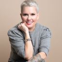 Carrie Wilson Makeup logo